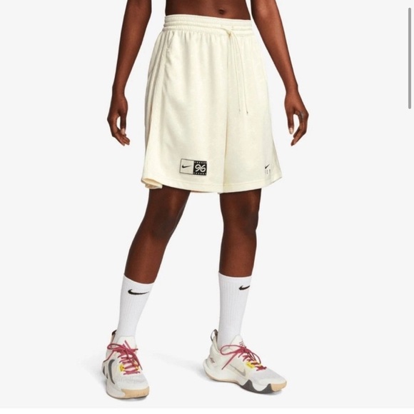 NWOT Nike Dri-Fit Swoosh Fly Crossover Women’s Small Ivory Basketball Shorts - Picture 1 of 14